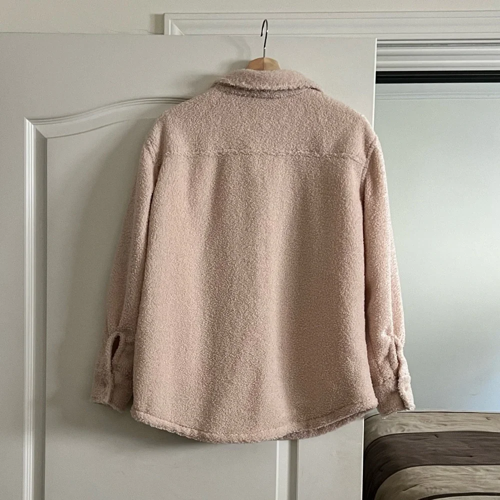 DONNI NWT XS Sherpa Button Down Shacket Shirt Jacket - Picture 5 of 10